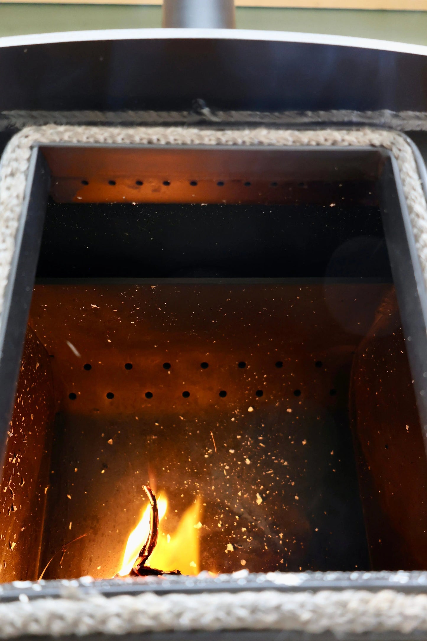 Nomad (2.0) Stove (Ships Nov. 2025) Stoke & Embr Mini Stoves